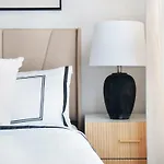 444-5C Newly Renovated Studio Midtown West W&D